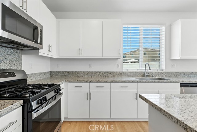 30248 Sunset Pier Drive, Menifee CA: https://media.crmls.org/medias/68d784d1-8bf4-4e13-9aba-790ecd3d3c38.jpg
