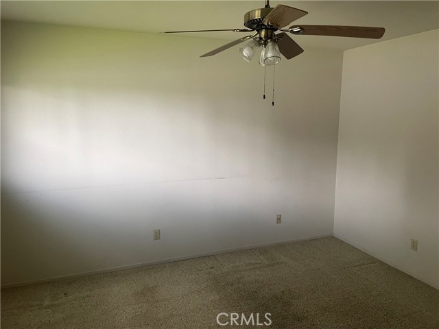 Detail Gallery Image 5 of 11 For 2215 W, Merced,  CA 95340 - 3 Beds | 2/1 Baths