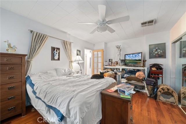 11170 Burbank Boulevard, North Hollywood CA: https://media.crmls.org/medias/68d822c2-cf23-4c62-a91c-1f07d7fce748.jpg