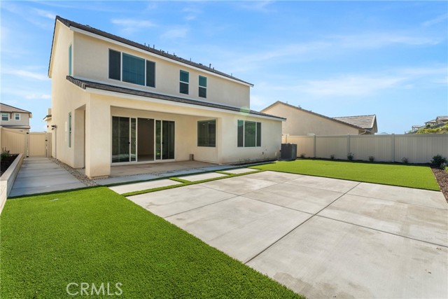 Detail Gallery Image 36 of 53 For 18121 Outlook Way, Saugus,  CA 91350 - 4 Beds | 3 Baths