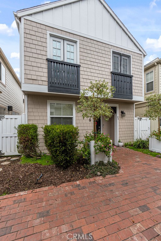 1800 Pacific Coast, Redondo Beach, California 90277, 3 Bedrooms Bedrooms, ,2 BathroomsBathrooms,Residential,Sold,Pacific Coast,SB25026327