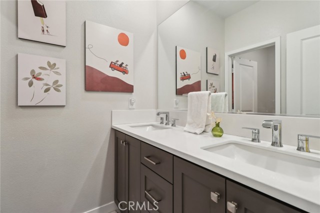 Detail Gallery Image 24 of 36 For 27230 Red Willow Ct, Valencia,  CA 91381 - 3 Beds | 2/1 Baths