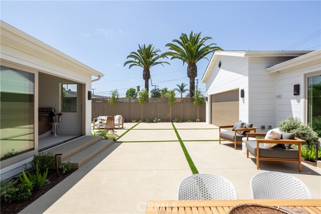 Detail Gallery Image 25 of 42 For 212 E 19th St, Costa Mesa,  CA 92627 - 5 Beds | 4 Baths