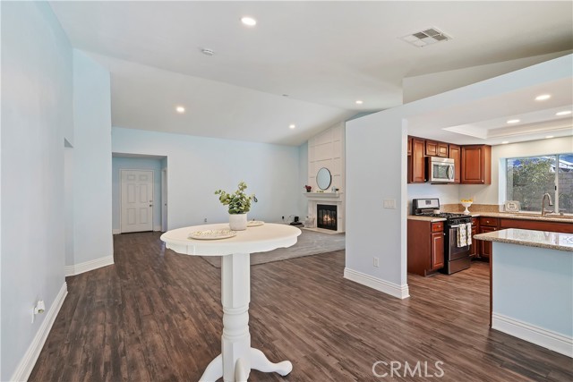 Detail Gallery Image 9 of 39 For 44101 Gallipoli Pl, Hemet,  CA 92544 - 4 Beds | 2 Baths