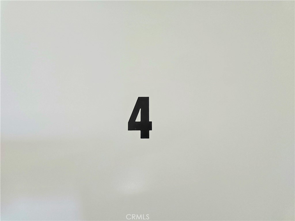 https://media.crmls.org/medias/68db220d-a4a2-48b3-9bc8-09289dae2392.jpg?preset=X-Large