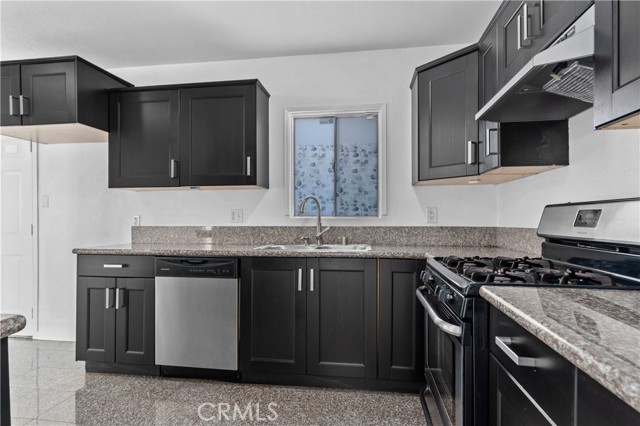 Detail Gallery Image 11 of 25 For 6228 Lemon, Long Beach,  CA 90805 - 4 Beds | 3 Baths