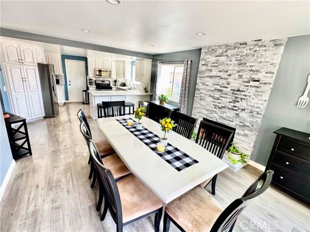 Detail Gallery Image 4 of 16 For 362 Raymor Ave, Corona,  CA 92879 - 3 Beds | 2 Baths