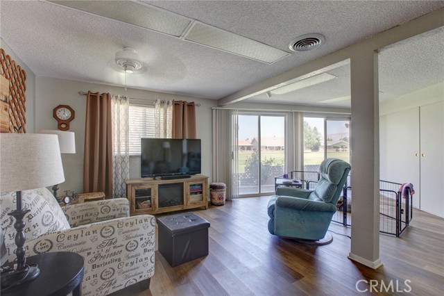 Detail Gallery Image 13 of 34 For 411 Palomar Dr, Hemet,  CA 92543 - 3 Beds | 2 Baths