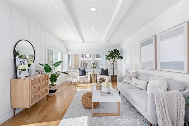 Upper Unit | Living Room