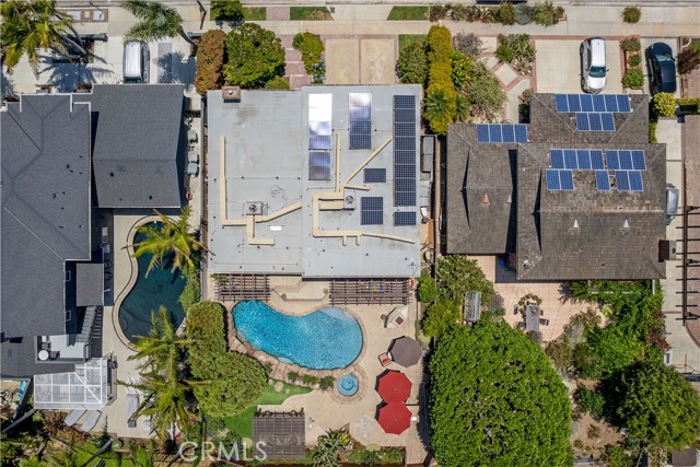 1335 Crestview Avenue, Seal Beach CA: https://media.crmls.org/medias/68ddbff2-c0fe-4c70-9367-0cfd0b4bea10.jpg