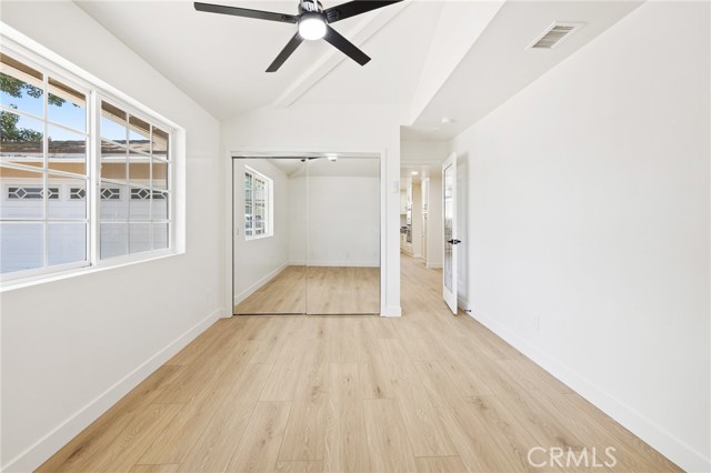8065 E Ring Street, Long Beach CA: https://media.crmls.org/medias/68de3c01-0ea9-43c0-9d8a-35f940620210.jpg