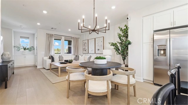 Detail Gallery Image 5 of 28 For 1750 E Park St #20,  Anaheim,  CA 92805 - 3 Beds | 2/1 Baths