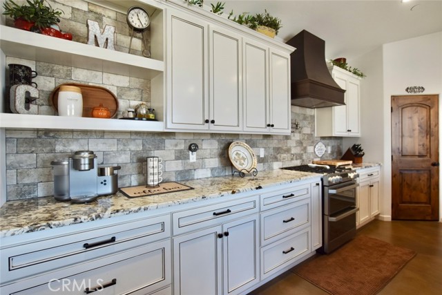 50645 Lockwood Road, Lockwood CA: https://media.crmls.org/medias/68de543a-49f5-45ad-8325-7657b964292f.jpg