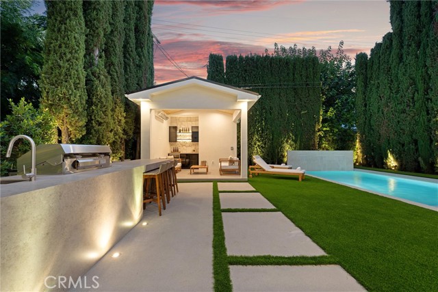 Detail Gallery Image 4 of 65 For 4625 Vesper Ave, Sherman Oaks,  CA 91403 - 5 Beds | 5/2 Baths