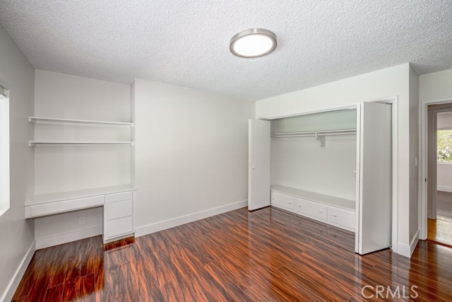 19443 Superior Street, Northridge CA: https://media.crmls.org/medias/68dfbd6d-b1bc-418a-ab91-872165cc4f2c.jpg