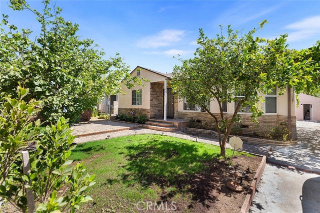 Detail Gallery Image 2 of 56 For 6608 Saint Clair Ave, North Hollywood,  CA 91606 - 4 Beds | 3 Baths
