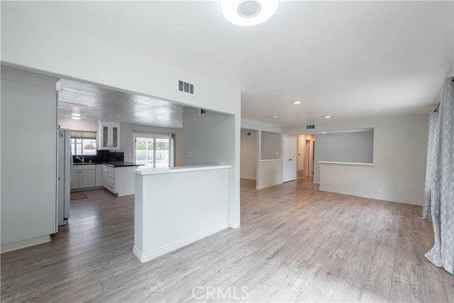 Detail Gallery Image 17 of 58 For 4408 Walnut Ave, Simi Valley,  CA 93063 - 3 Beds | 3 Baths