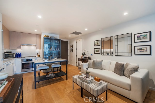 877 Francisco Street, Los Angeles CA: https://media.crmls.org/medias/68e25da0-f75f-4991-bc33-1755cfe241f1.jpg