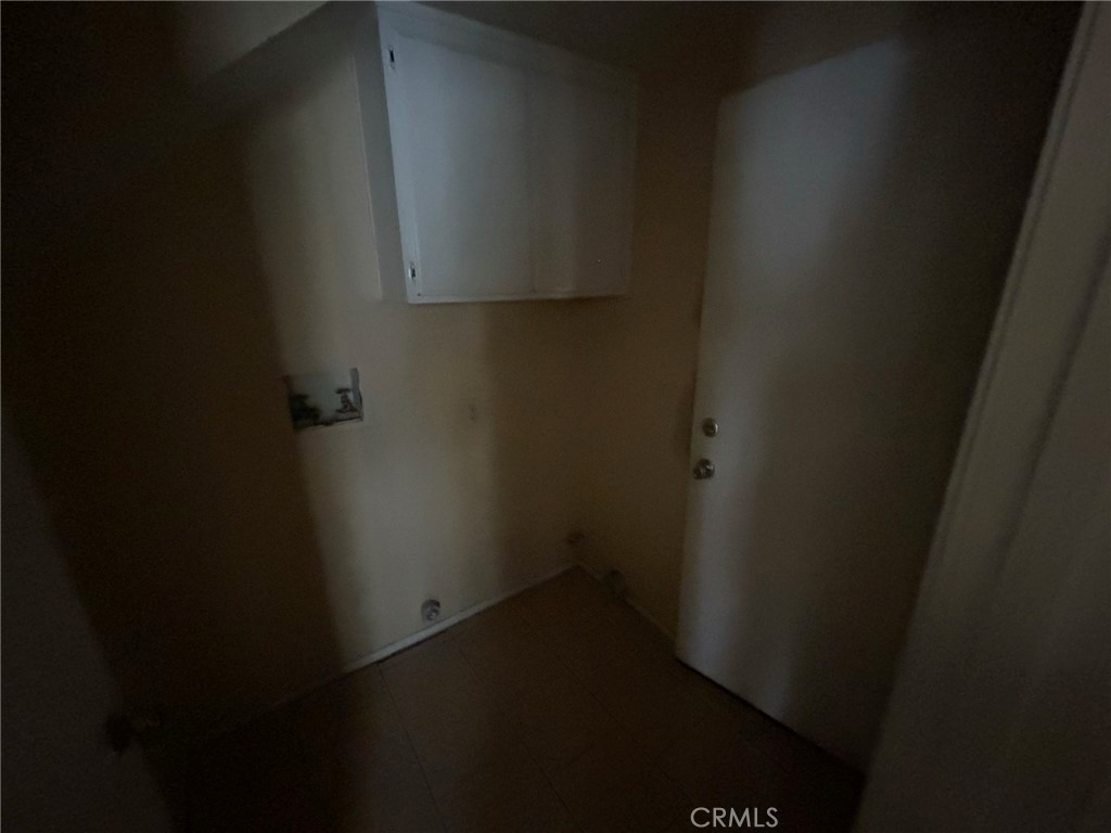 https://media.crmls.org/medias/68e29213-549d-4102-95ec-700d0fd21d51.jpg?preset=X-Large