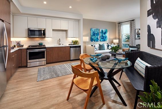 Detail Gallery Image 8 of 26 For 19535 W Nordoff St #35-104,  Northridge,  CA 91324 - 3 Beds | 2/1 Baths