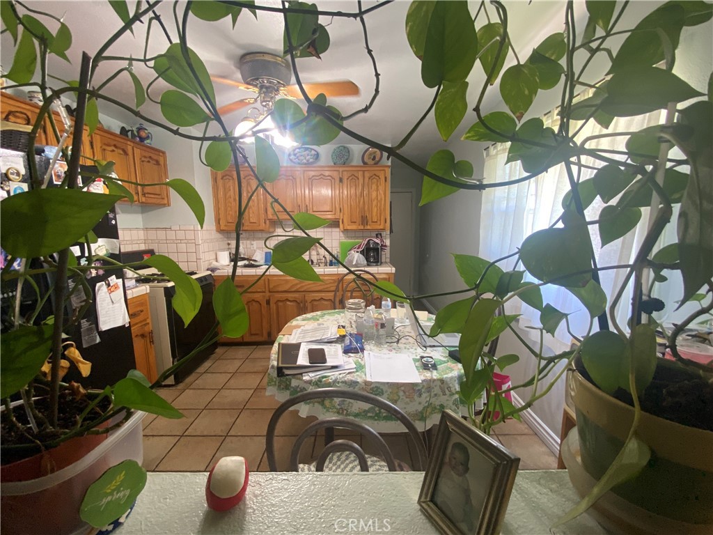 https://media.crmls.org/medias/68e388d6-cbd2-4a86-84e8-06cea08f4542.jpg?preset=X-Large