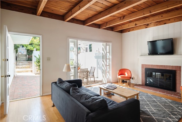 757 35th Street, Manhattan Beach, California 90266, 4 Bedrooms Bedrooms, ,2 BathroomsBathrooms,Residential,Sold,35th,SB21206332