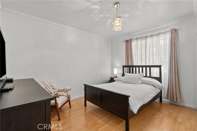 610 S Bel Aire Drive, Burbank CA: https://media.crmls.org/medias/68e41bc8-41ec-42c3-b67a-d457addc20c4.jpg