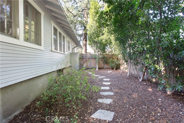 Detail Gallery Image 31 of 59 For 290 W 12th Street, Claremont,  CA 91711 - 3 Beds | 2 Baths