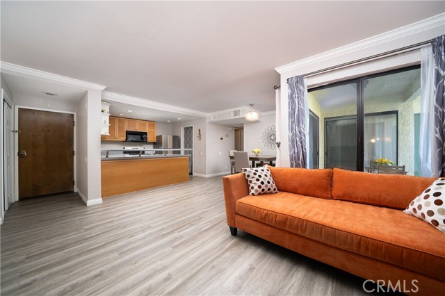 4109 Apricot Drive, Irvine CA: https://media.crmls.org/medias/68e6a4c9-224a-4af6-a718-c40b53d3de0b.jpg