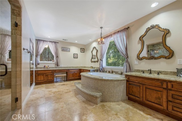 Detail Gallery Image 42 of 62 For 21120 Placerita Canyon Rd, Newhall,  CA 91321 - 5 Beds | 6 Baths