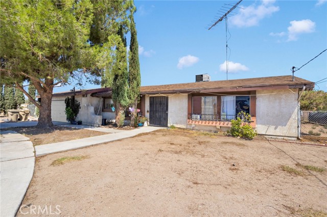 14720 Main Street, Hesperia CA: https://media.crmls.org/medias/68e6dcfd-5e4d-45bb-9d59-8a2f14aec9c3.jpg