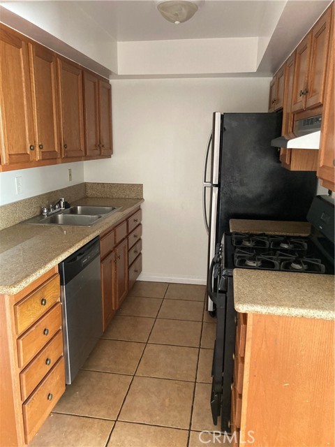 Detail Gallery Image 2 of 12 For 8505 Columbus Ave #211,  North Hills,  CA 91343 - 2 Beds | 1 Baths