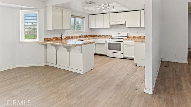 Detail Gallery Image 15 of 29 For 8222 3rd Ave, Hesperia,  CA 92345 - 3 Beds | 2 Baths