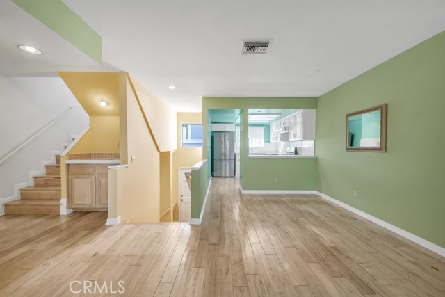 Detail Gallery Image 11 of 29 For 827 E Maple St #3,  Glendale,  CA 91205 - 3 Beds | 2/1 Baths