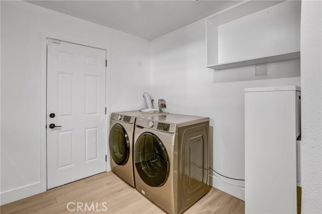 Detail Gallery Image 27 of 31 For 24045 Philiprimm St, Woodland Hills,  CA 91367 - 8 Beds | 5 Baths