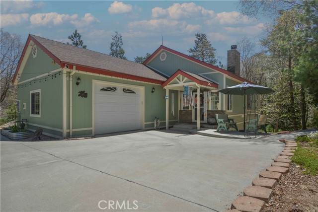 949 Inspiration Drive, Lake Arrowhead CA: https://media.crmls.org/medias/68e935b8-be0d-42b5-918a-b7f4316fadcf.jpg
