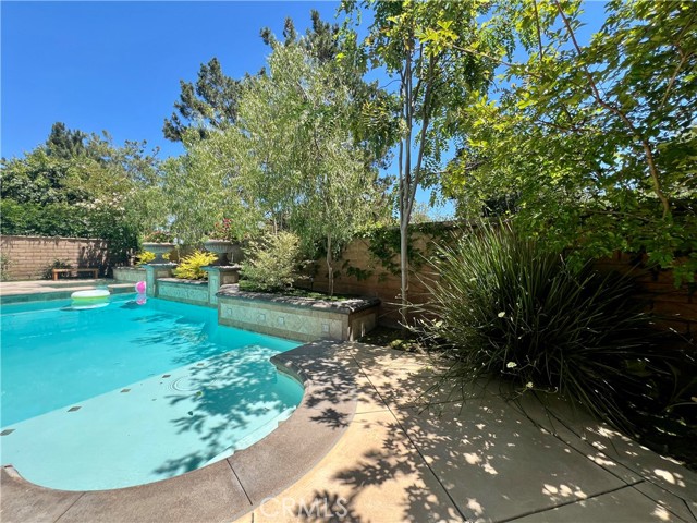 4 Andromeda Isle, Ladera Ranch CA: https://media.crmls.org/medias/68e9dbc1-35f7-44c3-b5e1-26d89fa53c7f.jpg