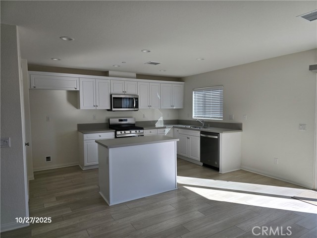 Detail Gallery Image 7 of 15 For 11625 Halter, Victor Valley,  CA 92392 - 4 Beds | 2 Baths