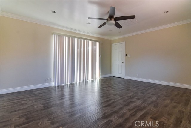 Detail Gallery Image 14 of 22 For 6906 Mclennan Ave, Lake Balboa,  CA 91406 - 3 Beds | 3 Baths