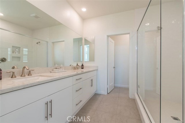 Detail Gallery Image 19 of 49 For 140 Paramount, Irvine,  CA 92618 - 3 Beds | 3/1 Baths