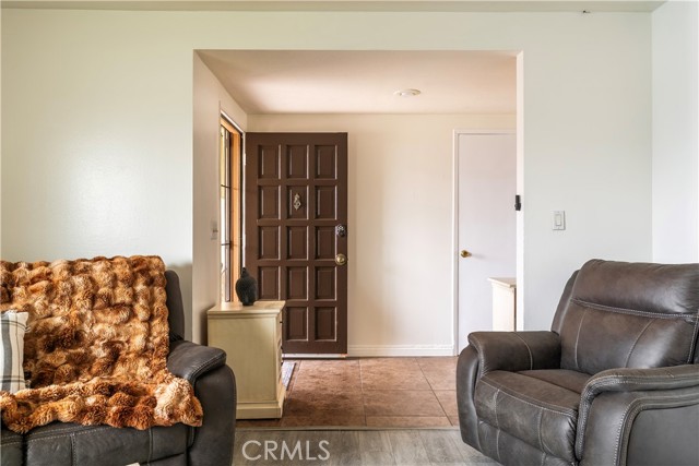 Detail Gallery Image 5 of 40 For 19264 Casmalia St, Rialto,  CA 92377 - 3 Beds | 2 Baths