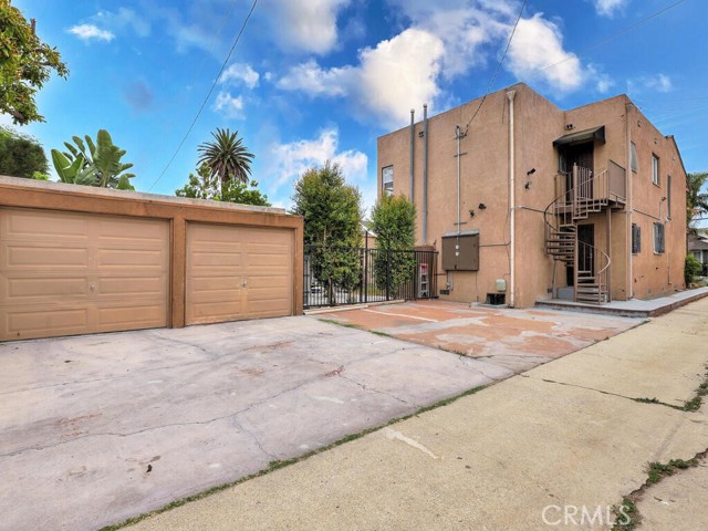 4523 East 3rd Street, Long Beach CA: https://media.crmls.org/medias/68ebcb8a-7274-42b9-93f2-353257dfc96f.jpg