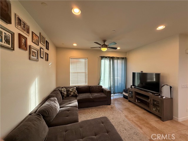 Detail Gallery Image 11 of 26 For 2230 Indus Way, San Marcos,  CA 92078 - 2 Beds | 2/1 Baths