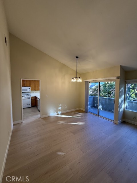 Detail Gallery Image 8 of 29 For 15766 Midwood #4,  Granada Hills,  CA 91344 - 3 Beds | 2/1 Baths