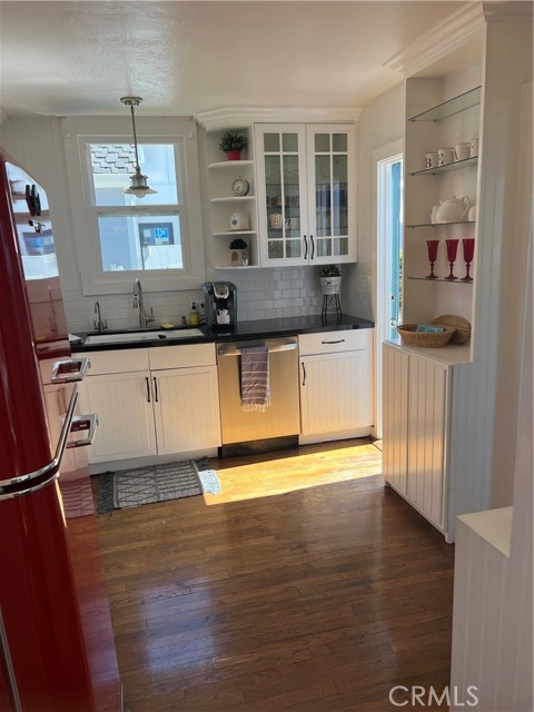 Detail Gallery Image 6 of 37 For 227 Apolena Ave, Newport Beach,  CA 92662 - 3 Beds | 2 Baths