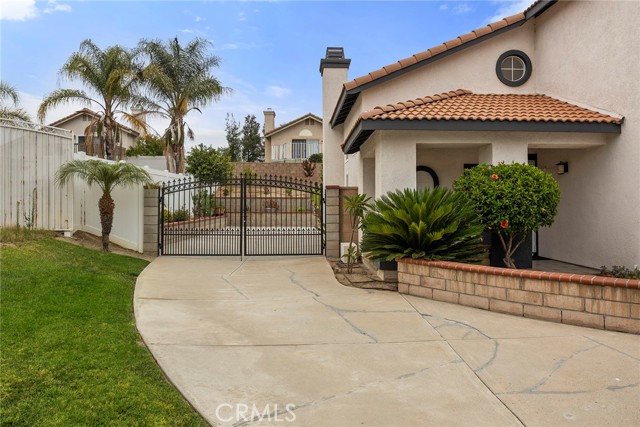 938 Cheyenne Road, Corona CA: https://media.crmls.org/medias/68ec7172-2060-467a-a466-d4216948940d.jpg