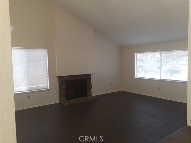Detail Gallery Image 3 of 4 For 12101 Harclare Dr, Moreno Valley,  CA 92557 - 3 Beds | 2 Baths
