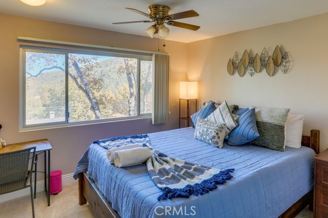 633 Arth Drive, Crestline CA: https://media.crmls.org/medias/68ec94b4-36bb-4eb8-ae47-0ab5fb733148.jpg