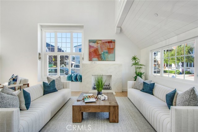 Detail Gallery Image 19 of 44 For 1103 Balboa Ave, Newport Beach,  CA 92662 - 4 Beds | 3/1 Baths