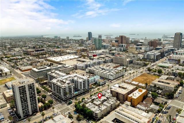 645 Pacific Avenue, Long Beach CA: https://media.crmls.org/medias/68ece521-710f-4b2a-b1ab-198ab0c9ae45.jpg